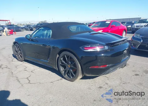 2017 Porsche 718 Boxster z USA, uszkodzony, nr VIN WP0CA2A80HS221690
